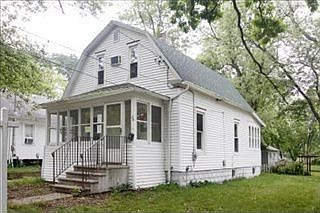 1st image of 28 Hinman Ave S