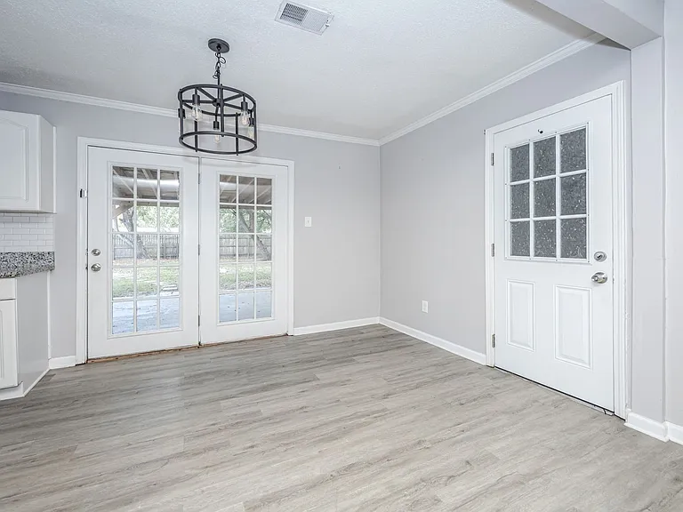 201 Audrey Cir — Photo 13