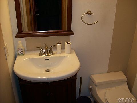 1st image of 16 Donna Ln