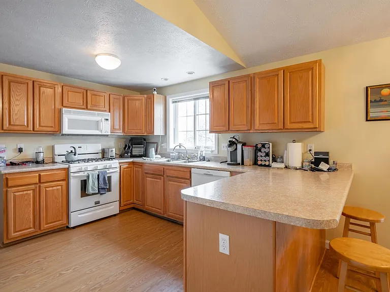 4 Myopia Ln — Photo 13
