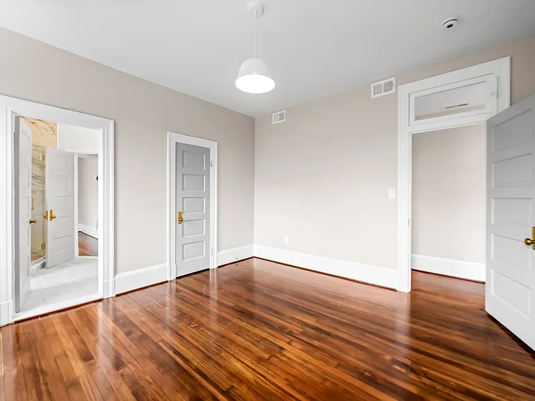 1202 Bolton St #3 — Photo 8