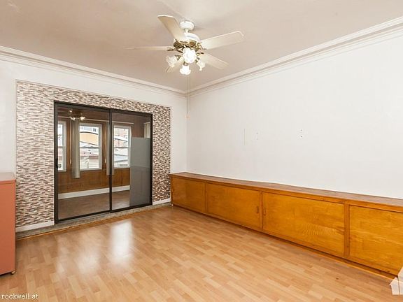 4th image of 4914 N Rockwell St #1726