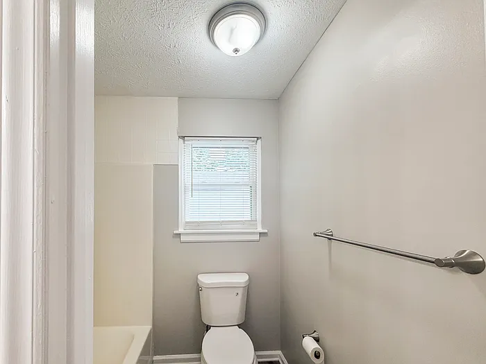 425 Hawkins Ave — Photo 15