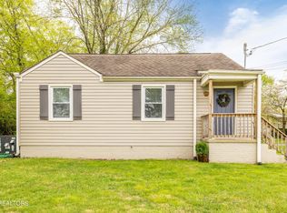 412 Glenoaks Dr, Knoxville, TN 37912