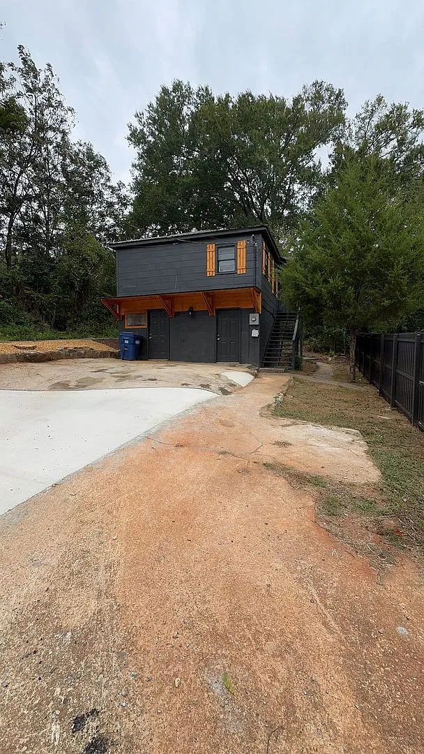 230 Hale St A, Oxford — Photo 2