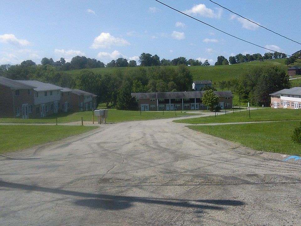 Partial view of complex. Communal Mailbox.