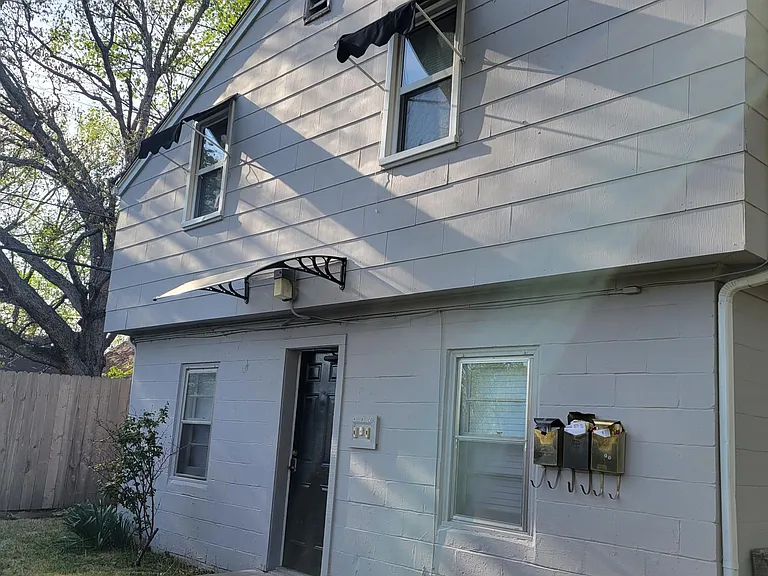 2022 S Hedges Ave #B — Photo 3