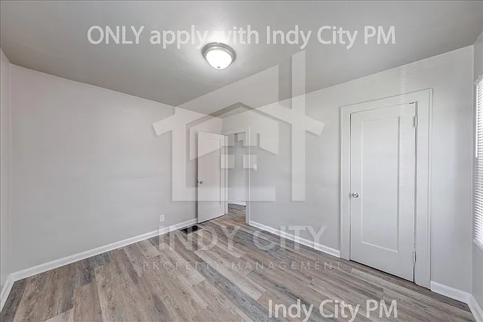 1326 N Gladstone Ave — Photo 15