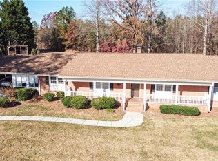 1595 Kesteven Rd, Winston Salem, NC 27127