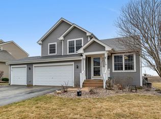 1601 Creekside Cir, Minooka, IL 60447