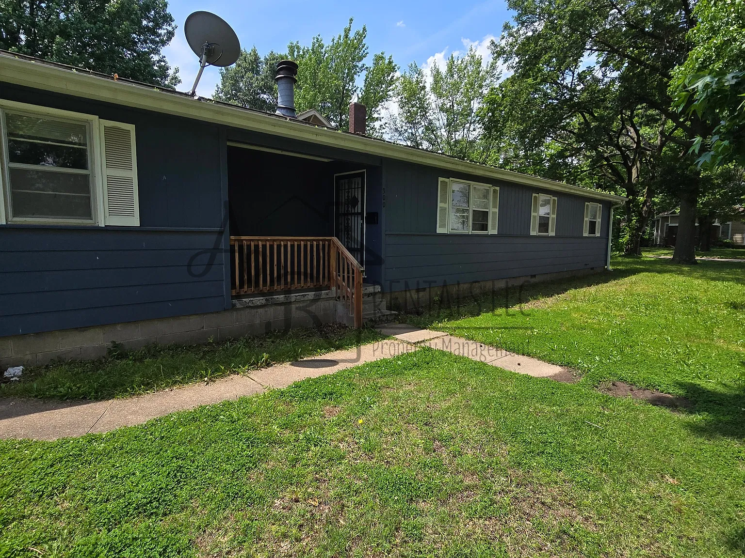 300 East Euclid Street - 1 — Photo 1