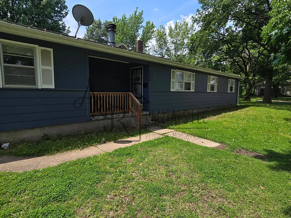 300 E Euclid St