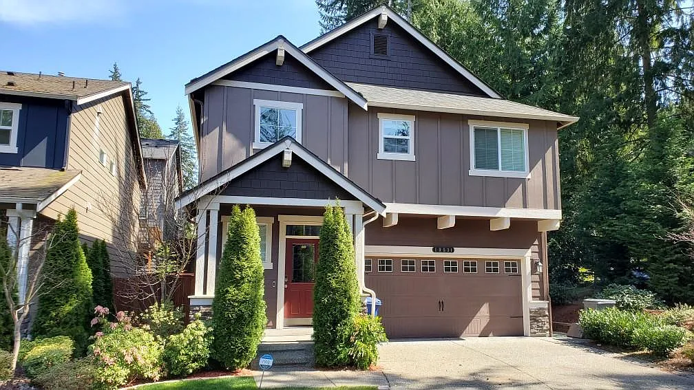 4 bed, 2.5 bath, 2200 sqft, $3,595 — Photo 1