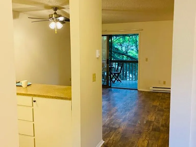 Lancaster Apartments — Photo 8