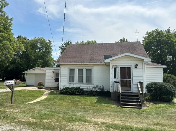 102 Red Store St, Westville, IL 61883
