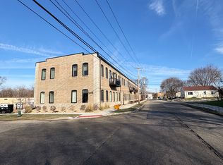 1416 Indiana Ave #201, Saint Charles, IL 60174