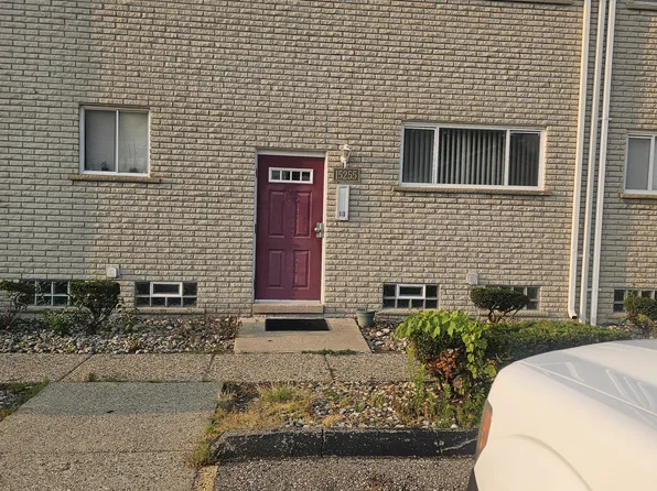 15255 Garfield Ave APT 19, Redford, MI 48239