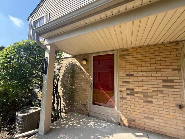 44540 Connecticut Ct, Clinton Township, MI 48038