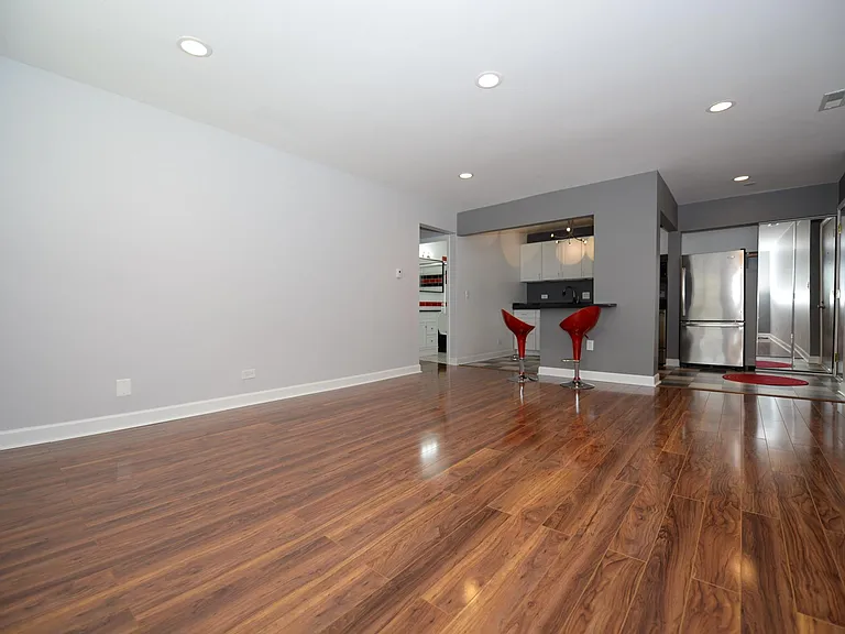 650 Perrie Dr #301 — Photo 13