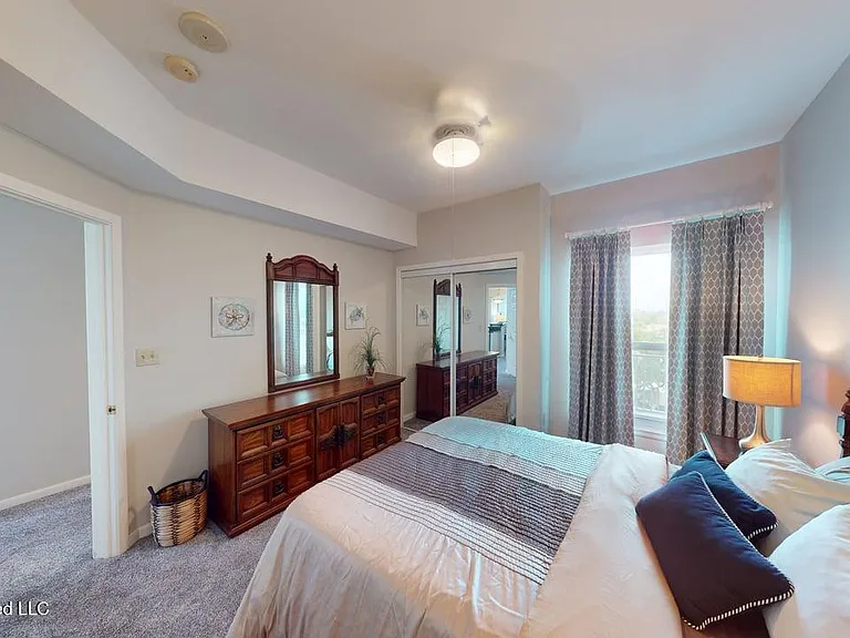 2230 Beach Dr #706 — Photo 17