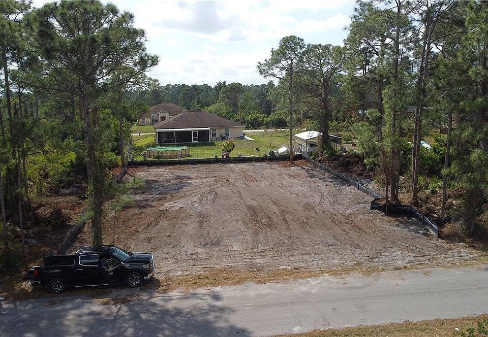 1st image of 720 Lopez St E