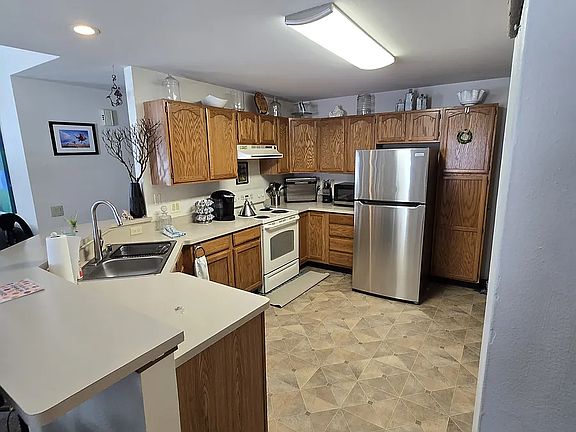 2nd image of 1001 Rockefeller Ln APT 5