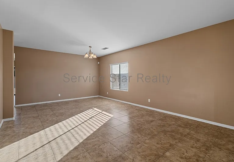30191 W Mulberry Dr — Photo 4
