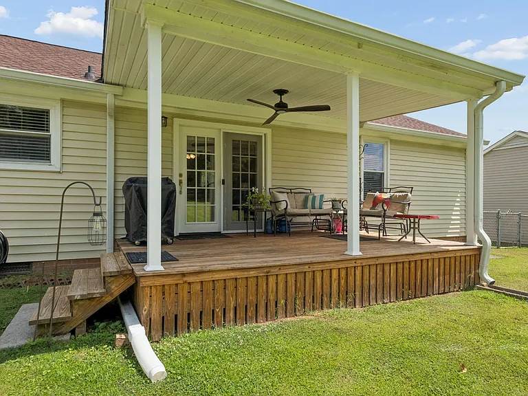 504 Riverview Dr — Photo 42
