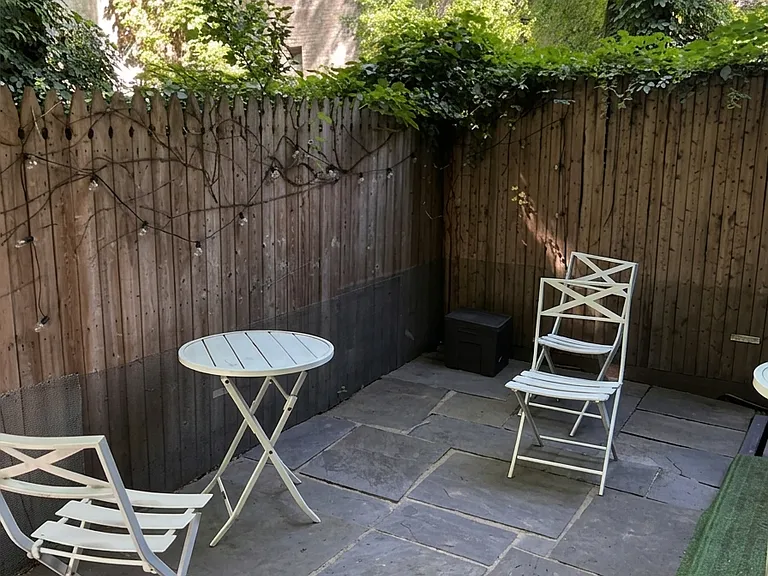 257 W 21st St #1W — Photo 16