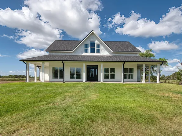 1335 Hilltop Rd, East Bernard, TX 77435