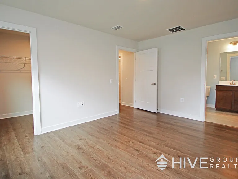 3790 Mayfield Rd — Photo 16