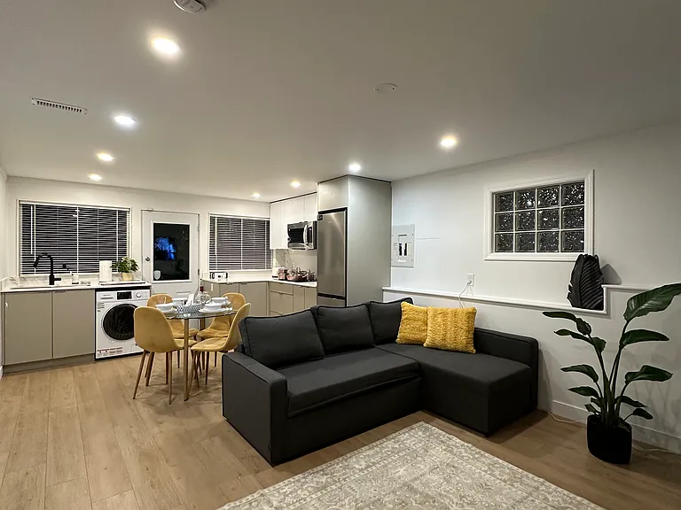 810 Burley Dr #13 — Photo 1