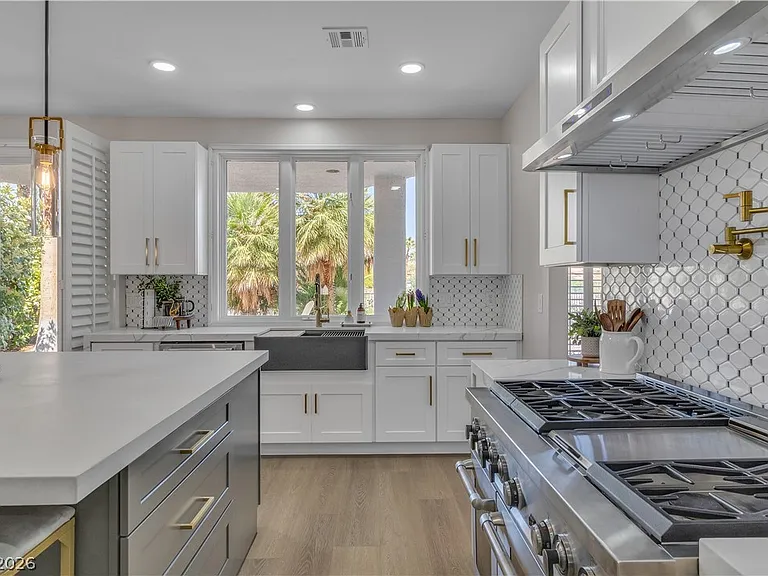 8848 Rainbow Ridge Dr — Photo 15