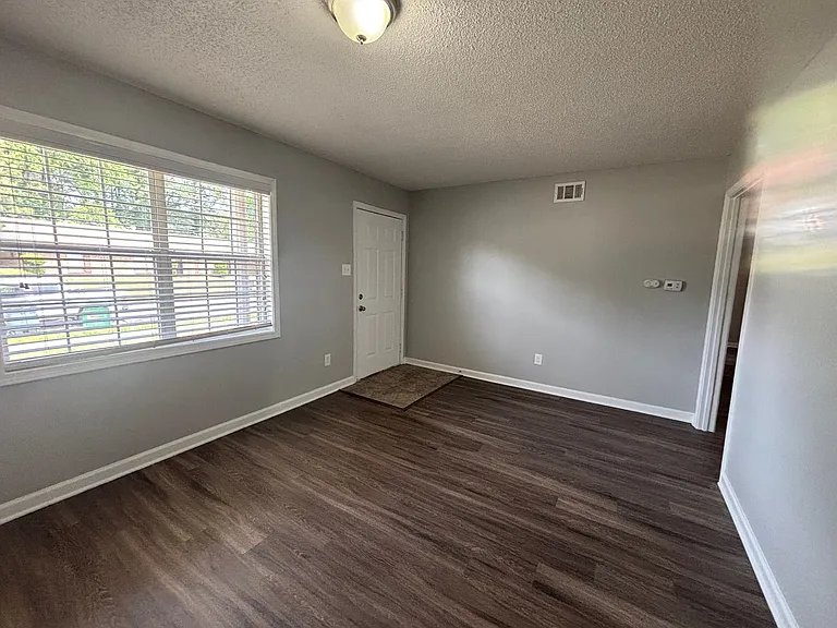 3989 Battlefield Dr — Photo 12