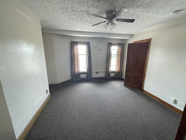 449 N 3rd St — Photo 25