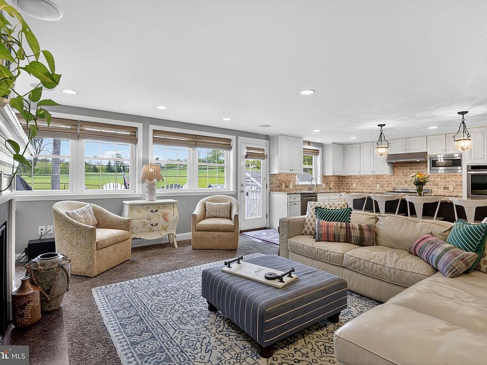 1st image of 578 Rutherford Dr