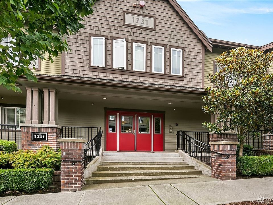 1st image of 1731 10th Ave NE #B212