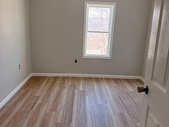3rd image of 409 Ascension St
