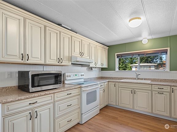 5th image of 3715 152nd Street NE #51