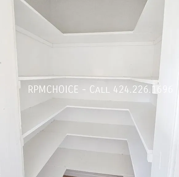 1635 Pine Ave — Photo 23