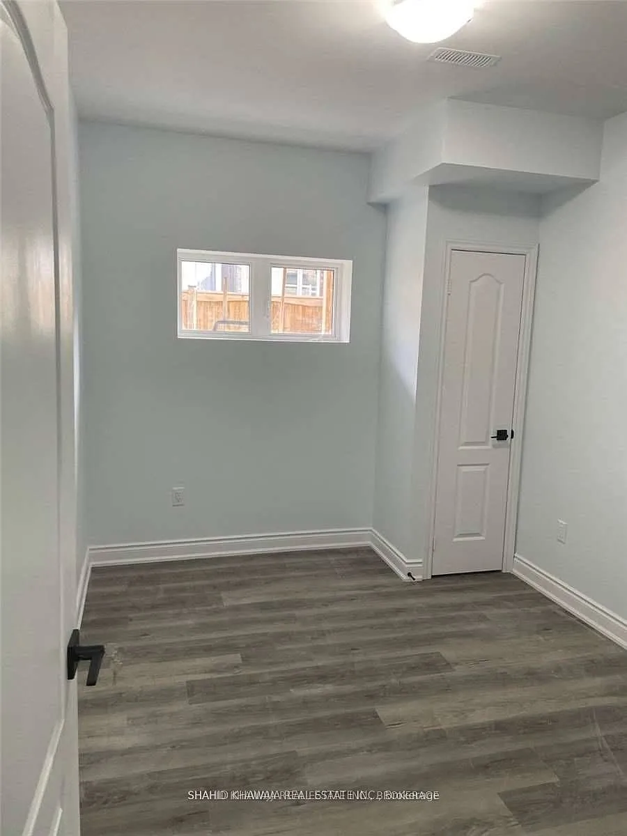 Building Photo - 353 Blinco Ter #BASEMENT