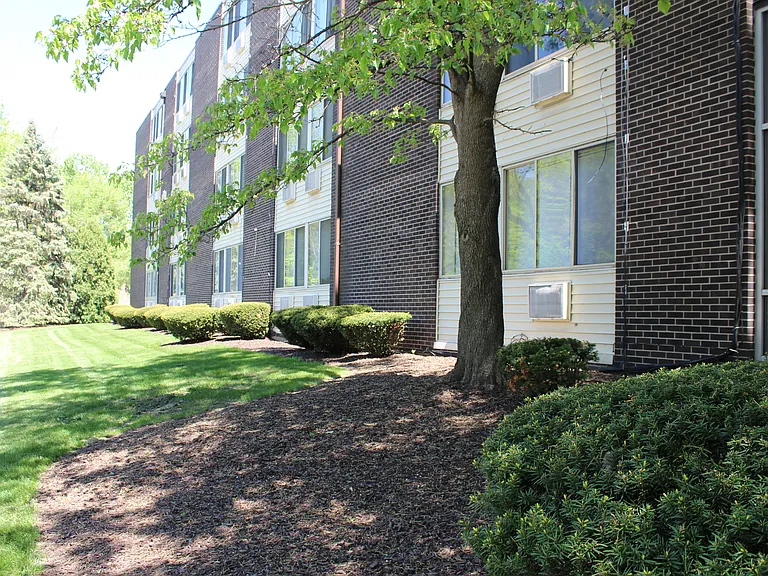 Marquette Apartments West — Photo 19
