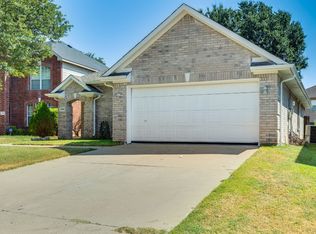 7345 Moon Ridge Ct, Fort Worth, TX 76133