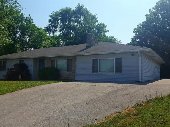 7004 N Hanley Rd, Hazelwood, MO 63042