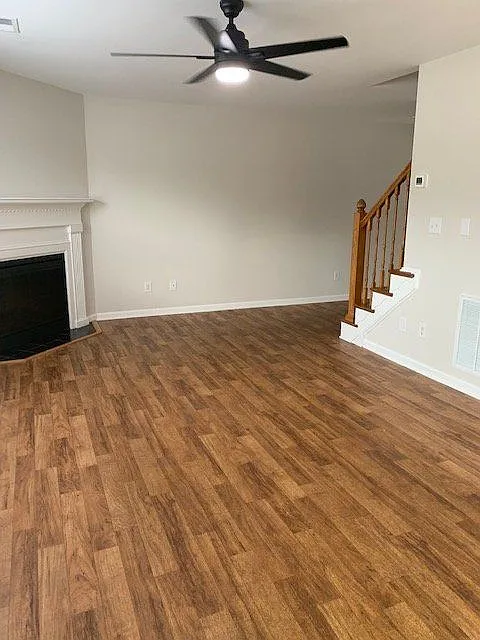 3 bed, 2.5 bath, 1453 sqft, $1,150 — Photo 3