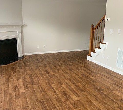 3rd image of 3975 Sterling Pointe Dr
