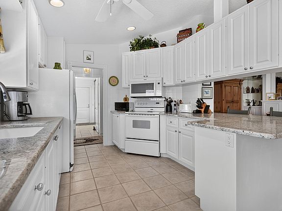 3rd image of 3483 SE CORMORANT Place