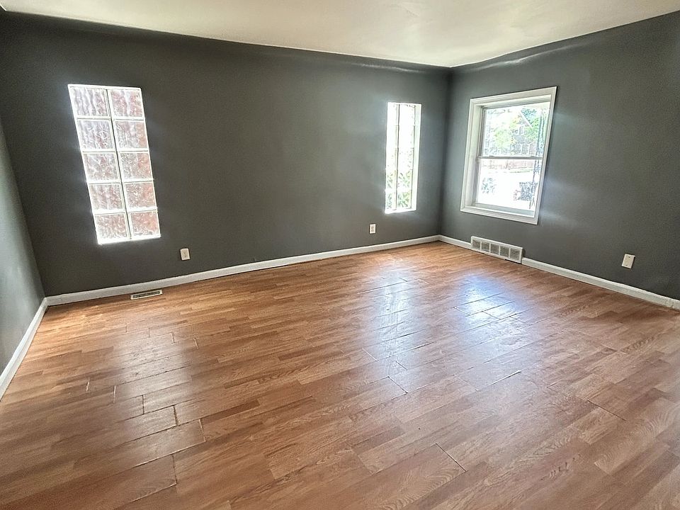 15301 Carlisle St, photo 9