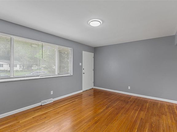 4th image of 565 Jana Dr
