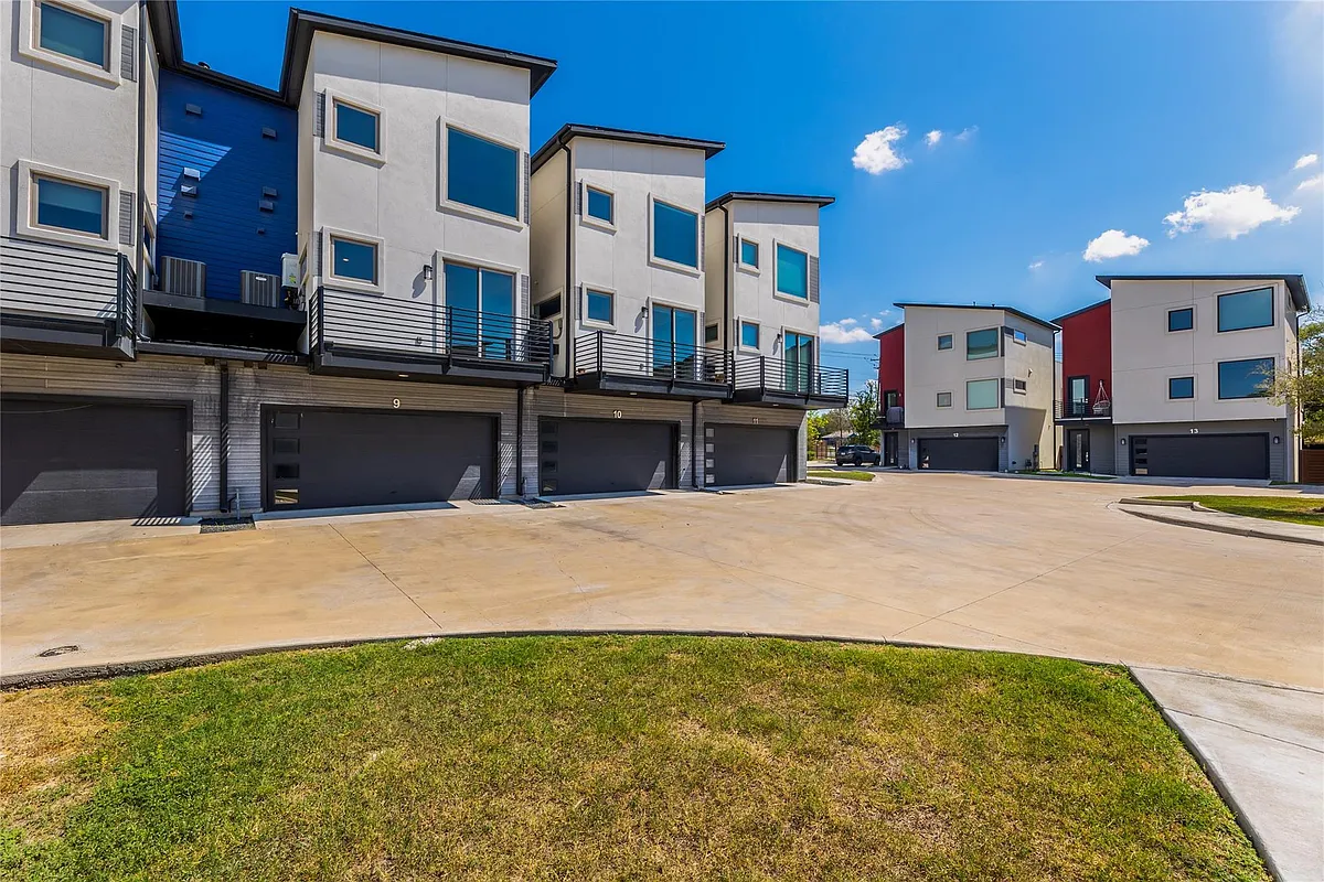 Building Photo - 1417 Kramer Ln #9